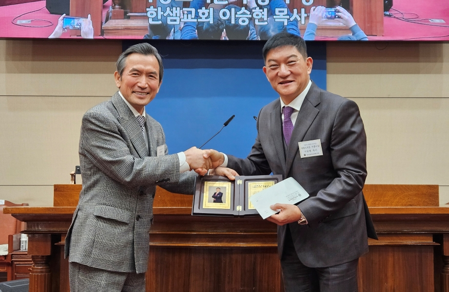 875 이승현 목사.jpg