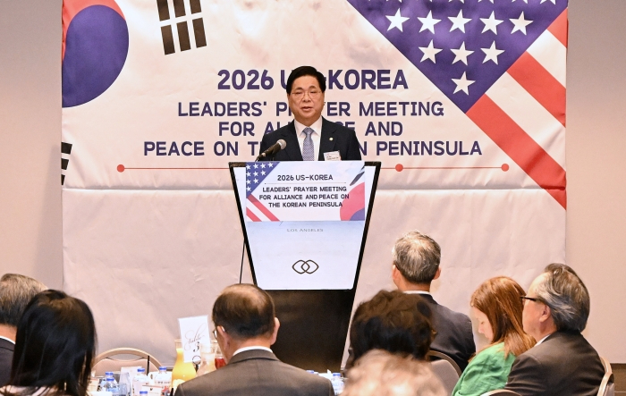 700 이영훈 목사 정면.jpg