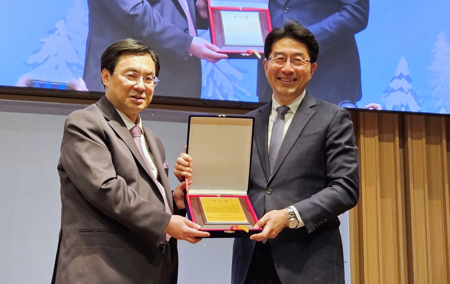 875 감사패 증정.jpg