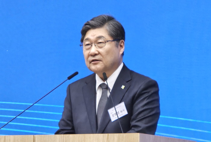 700px 장봉생 목사.jpg