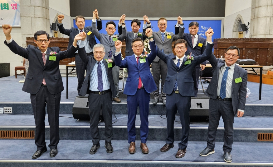 875 이창수 목사.jpg