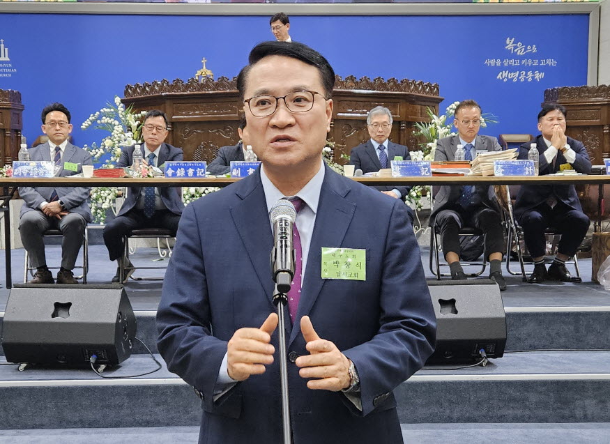 875 박창식 목사.jpg