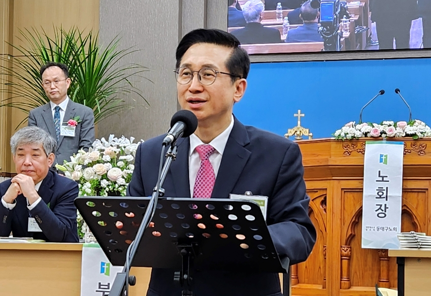 875 송기섭 목사.jpg